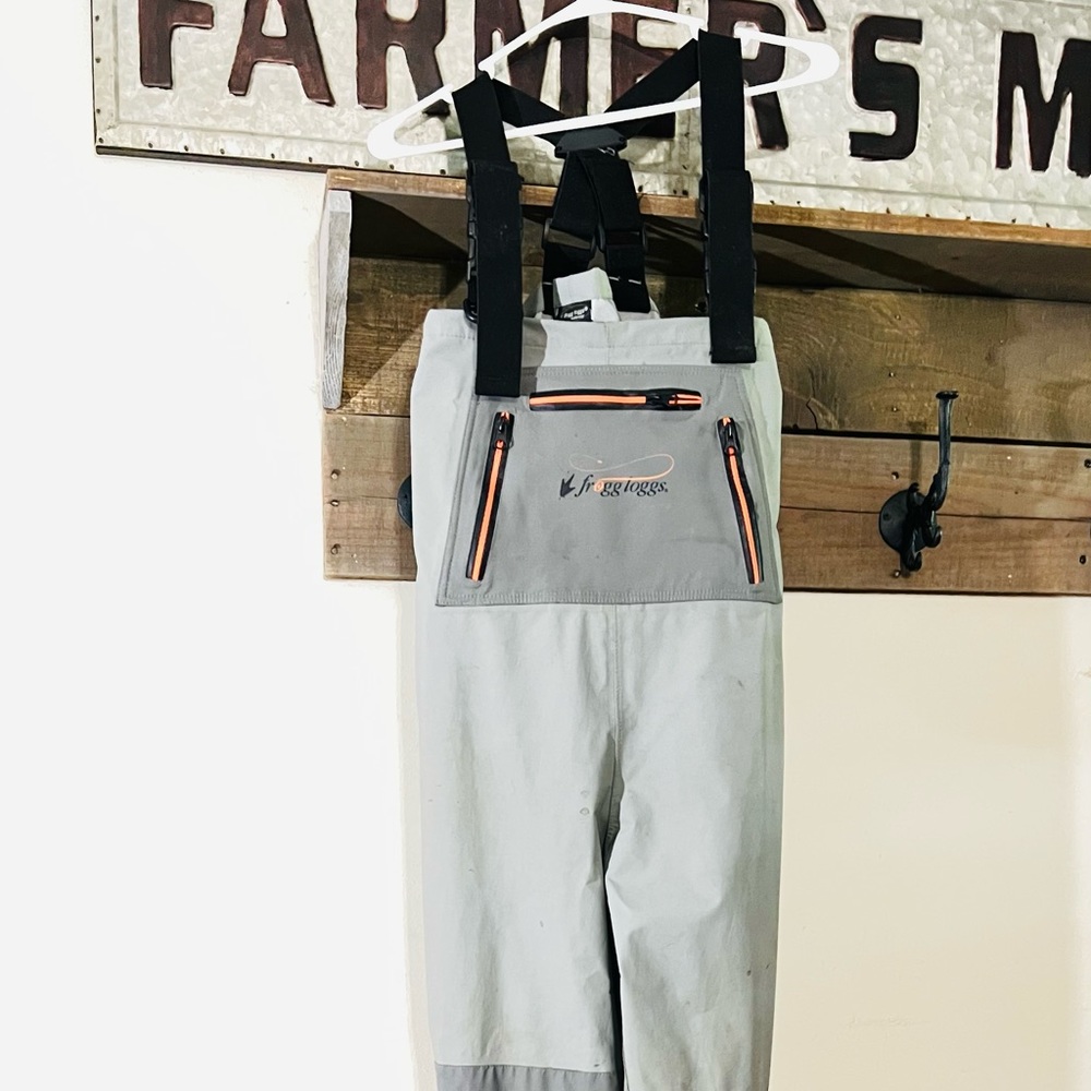 Youth Frogg Toggs Chest Waders sz.L and Wading Boots size 5
